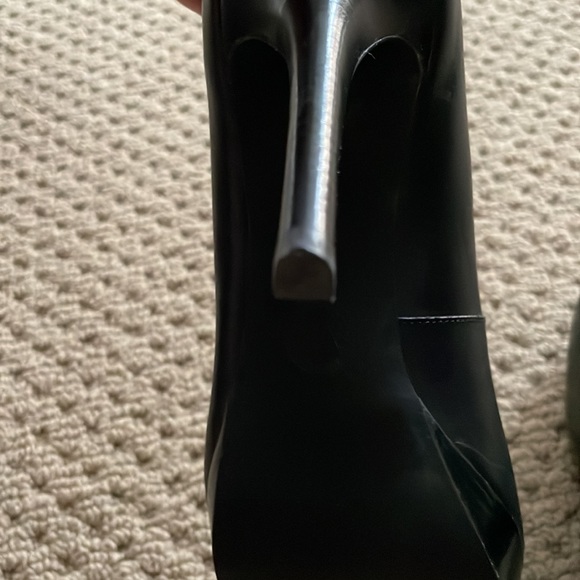 Michael Kors Leather Heels - Picture 5 of 5